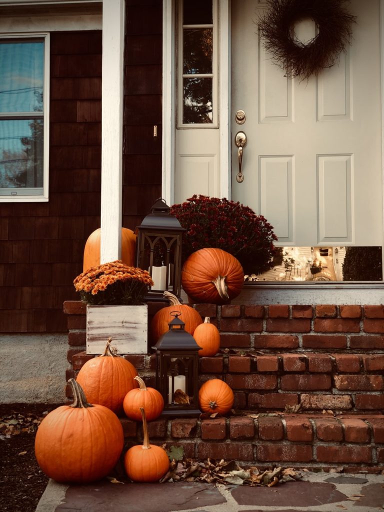 pumpkin theme - October content ideas for Instagram 