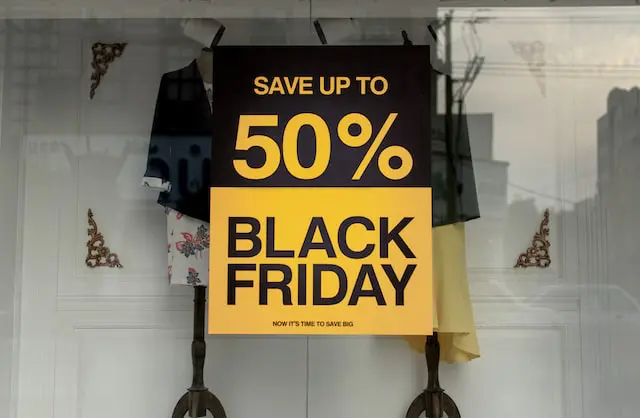 November content ideas - Black Friday Sale post
