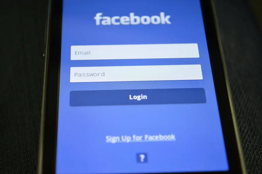 Facebook app login on mobile